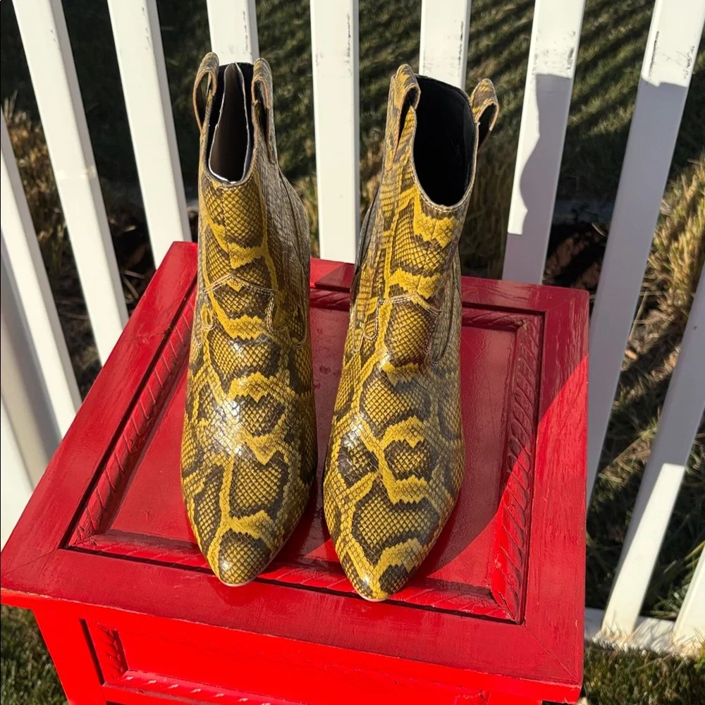 Katy Perry Collections horseshoe bootie